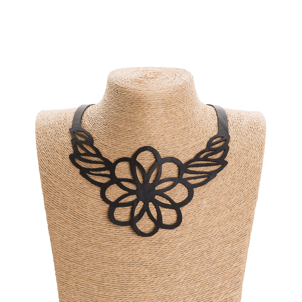 Hanami Beautiful Inner Tube Necklace-1