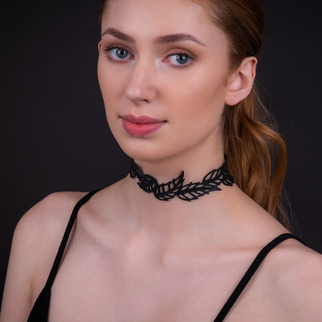 Spring Vegan Black Leaf Choker-2